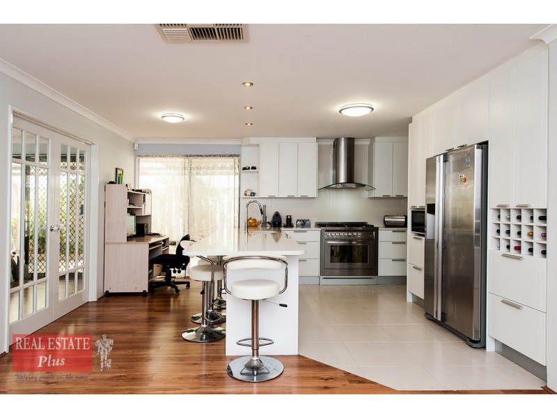 33 Cedar Way, Forrestfield WA 6058