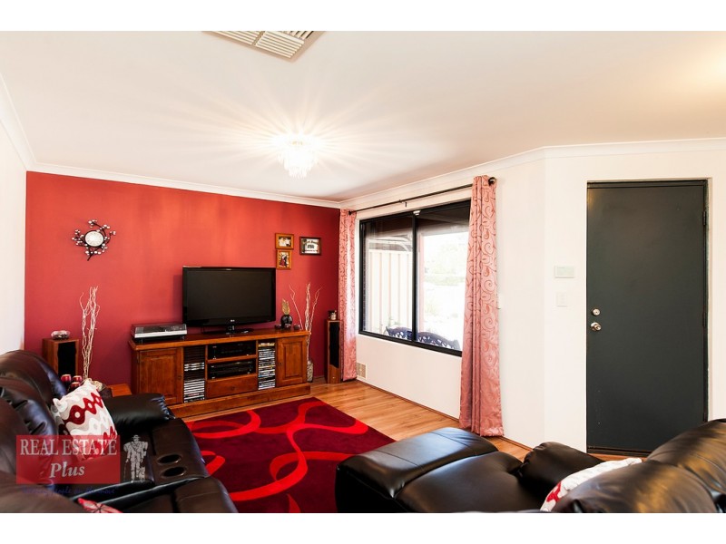 33 Cedar Way, Forrestfield WA 6058