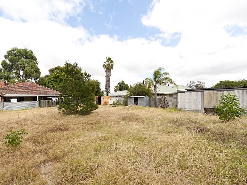 8 Ferguson Street, Midvale WA 6056