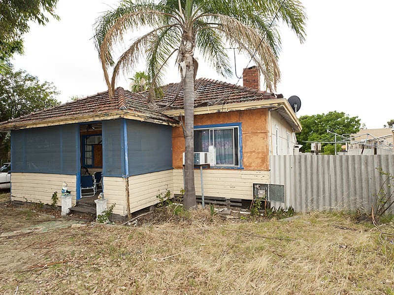 8 Ferguson Street, Midvale WA 6056