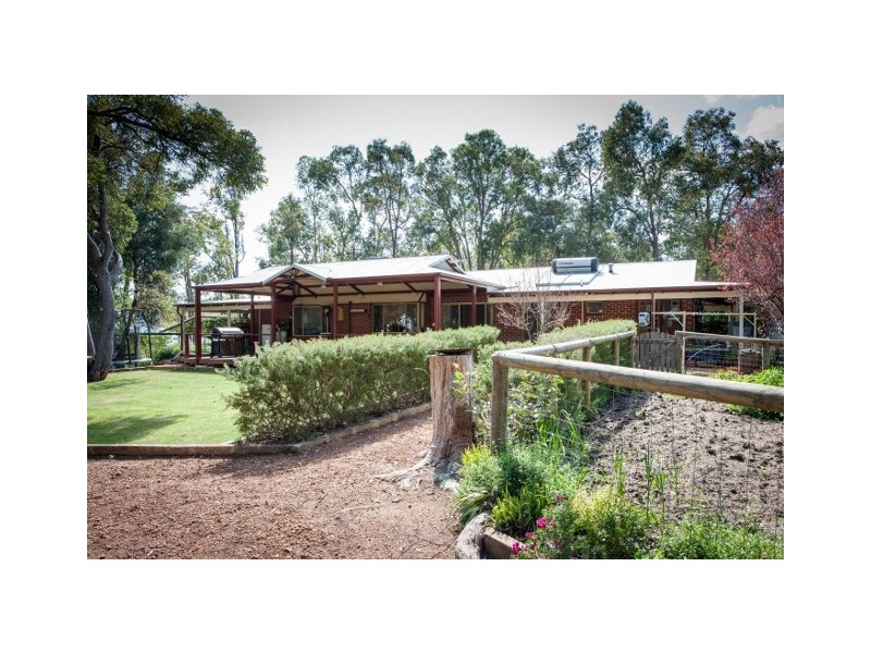 25 Campbell Way, Parkerville WA 6081