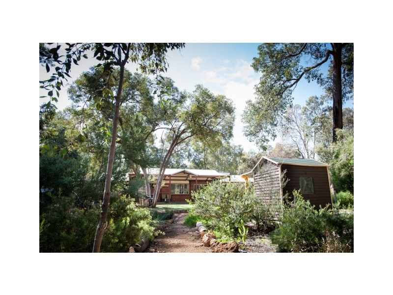 25 Campbell Way, Parkerville WA 6081