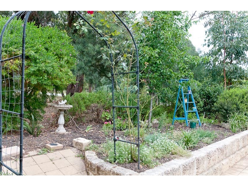 10 Egan Road, Mount Helena WA 6082