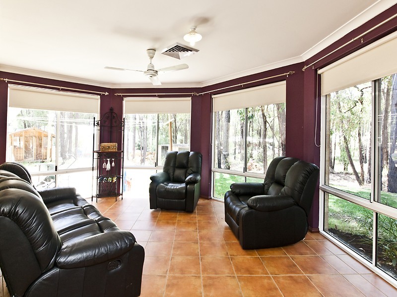 12 Buckland Grove, Mount Helena WA 6082