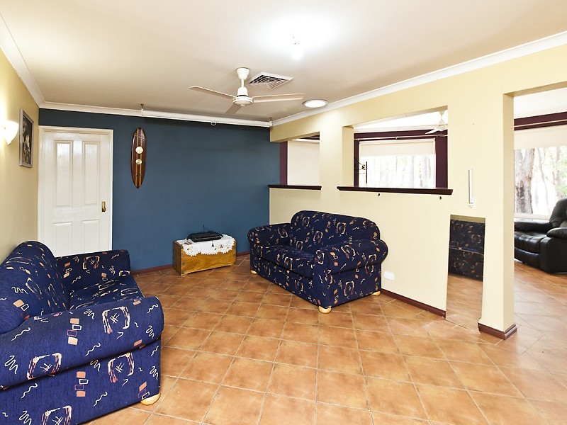 12 Buckland Grove, Mount Helena WA 6082