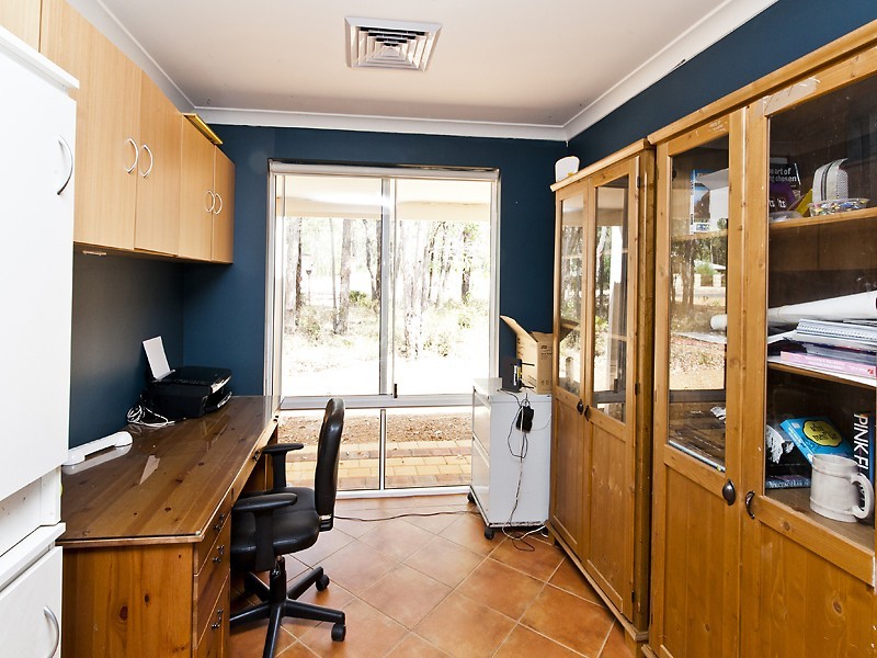 12 Buckland Grove, Mount Helena WA 6082