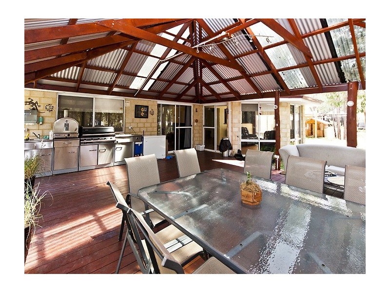 12 Buckland Grove, Mount Helena WA 6082