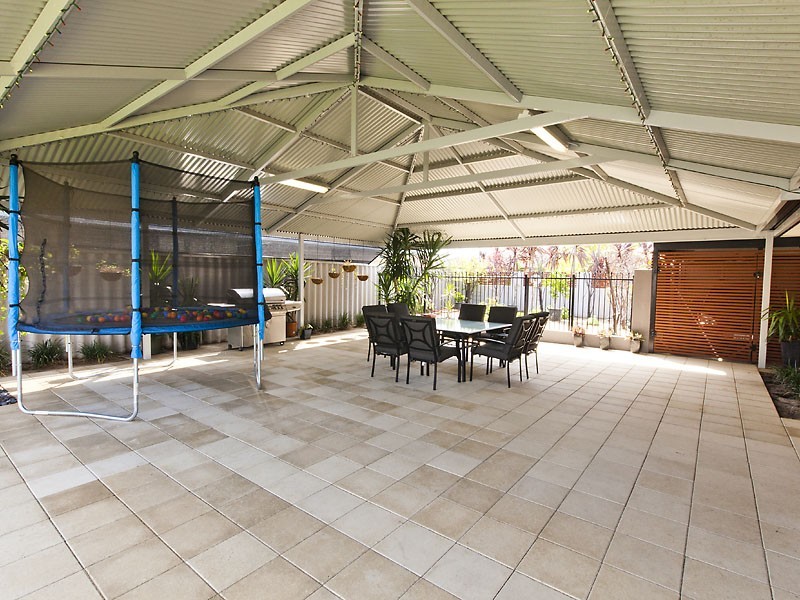 14 Grampian Way, Caversham WA 6055