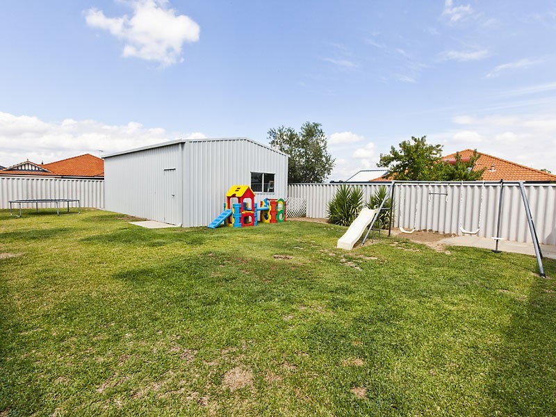 14 Grampian Way, Caversham WA 6055