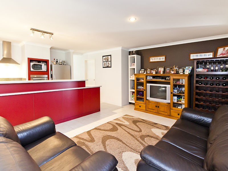 14 Grampian Way, Caversham WA 6055