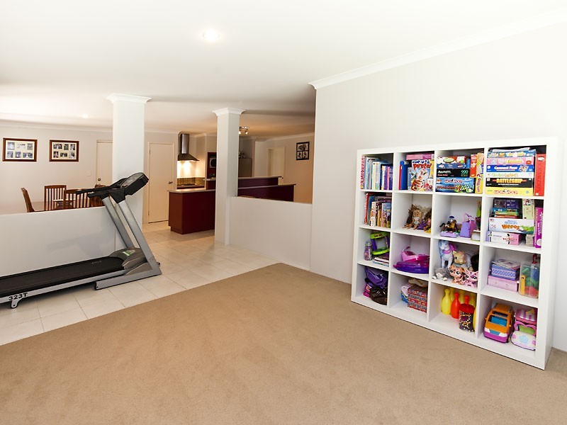 14 Grampian Way, Caversham WA 6055