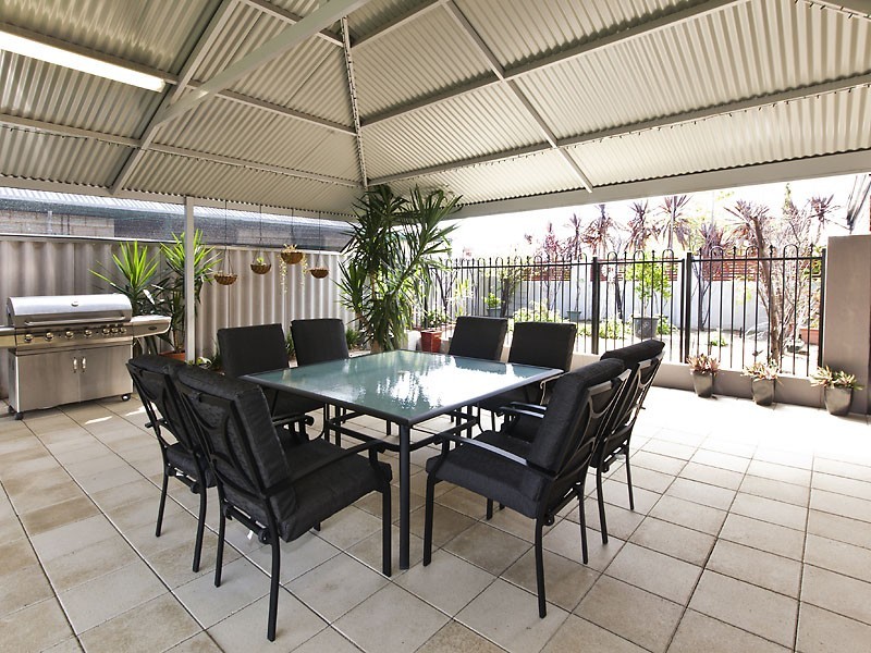 14 Grampian Way, Caversham WA 6055