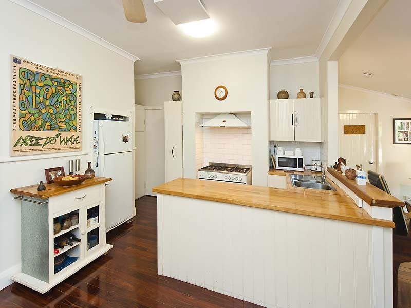 12 Hackett Street, Bellevue WA 6056