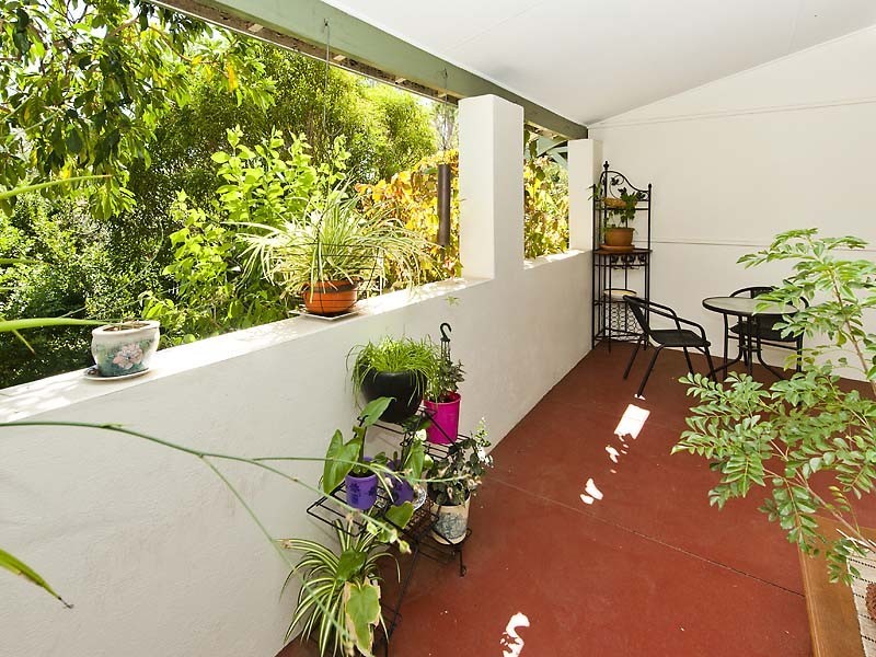 12 Hackett Street, Bellevue WA 6056