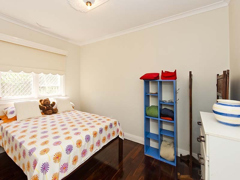 12 Hackett Street, Bellevue WA 6056