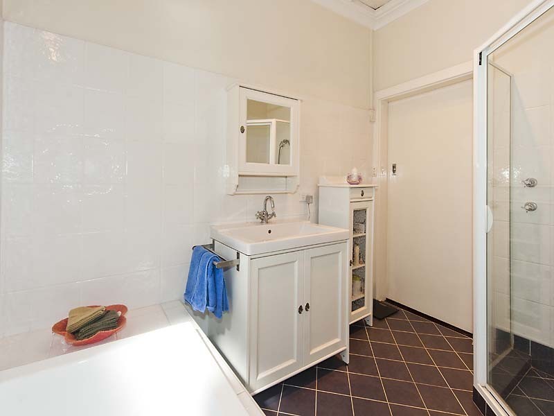 12 Hackett Street, Bellevue WA 6056