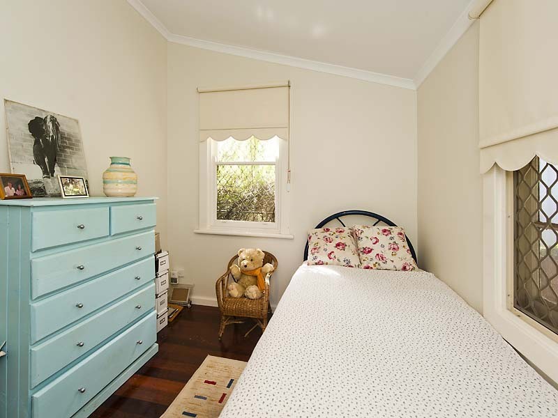 12 Hackett Street, Bellevue WA 6056