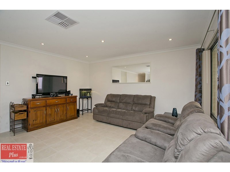 1 Lynella Circuit, Banksia Grove WA 6031