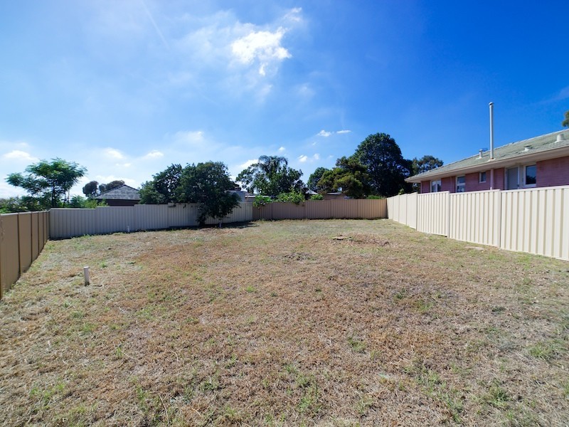 9A Caladenia Way, Koongamia WA 6056