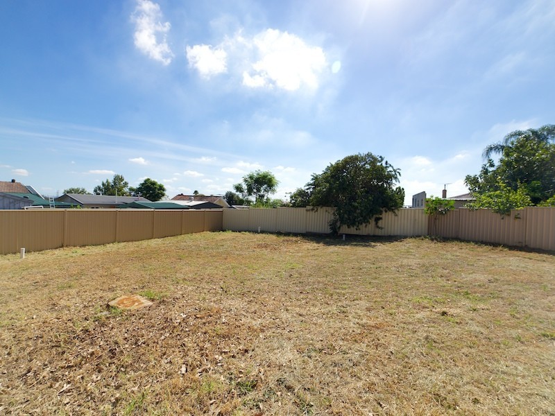 9A Caladenia Way, Koongamia WA 6056