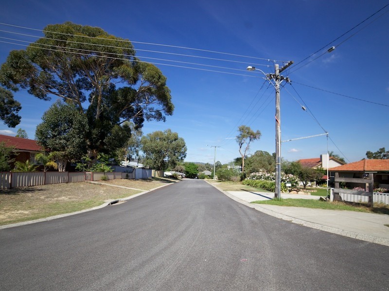9A Caladenia Way, Koongamia WA 6056