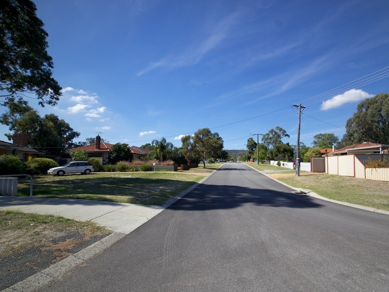9A Caladenia Way, Koongamia WA 6056