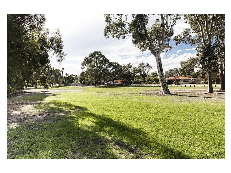 7/27 Magnolia Way, Forrestfield WA 6058