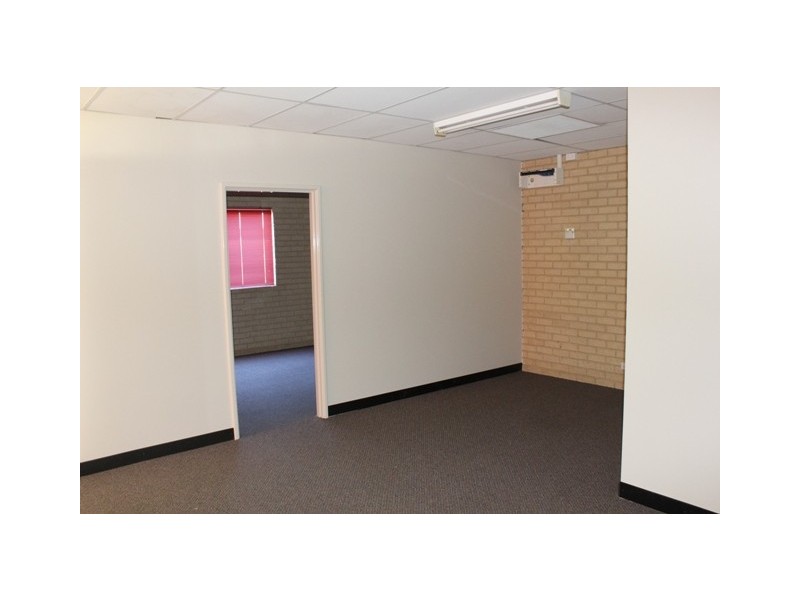 10 Burgess Street, Midland WA 6056