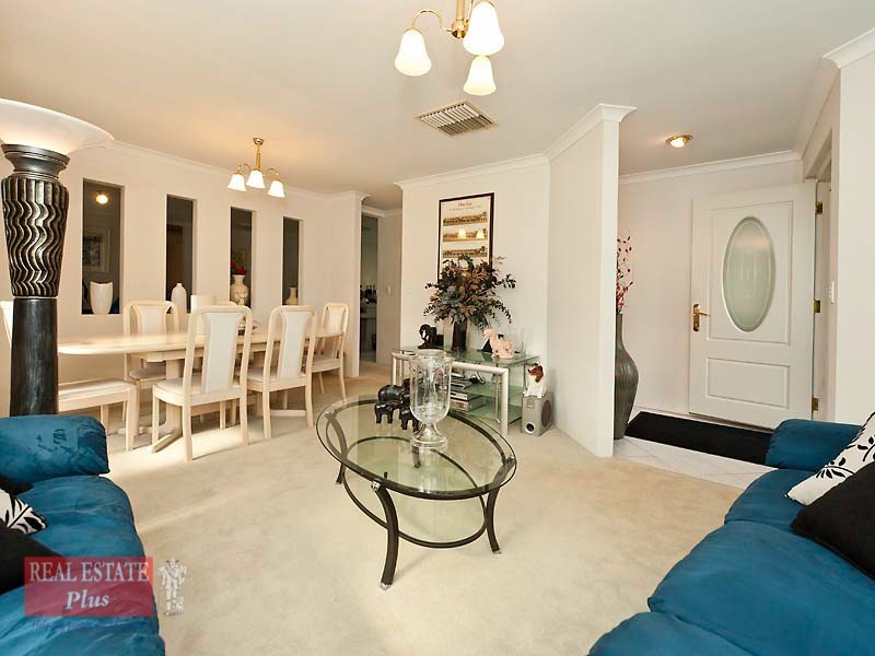 10 Drummore Elbow, Stratton WA 6056