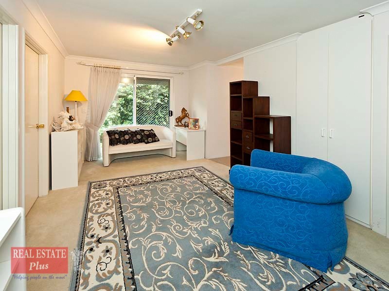 10 Drummore Elbow, Stratton WA 6056