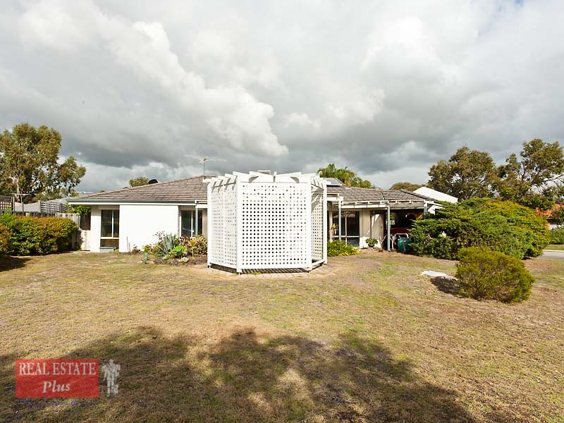 10 Drummore Elbow, Stratton WA 6056