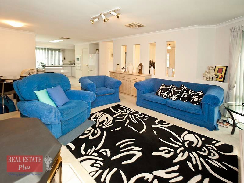 10 Drummore Elbow, Stratton WA 6056