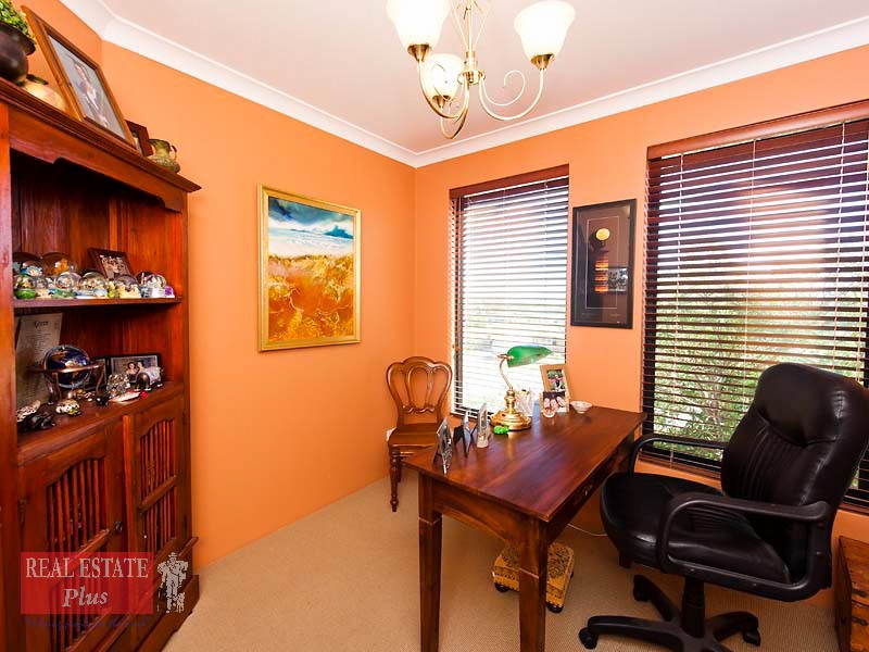 8 Eldwick Loop, Swan View WA 6056