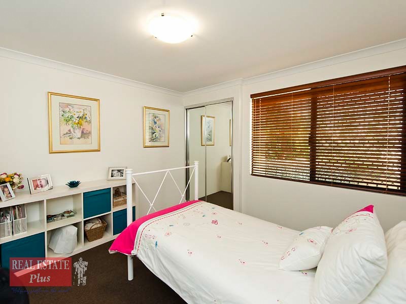 8 Eldwick Loop, Swan View WA 6056
