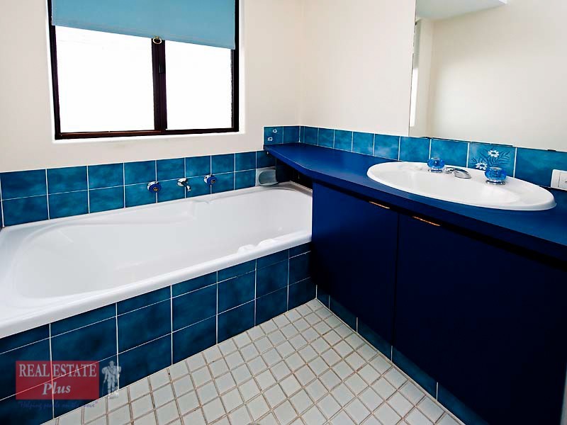 18/65 Amherst Road, Swan View WA 6056