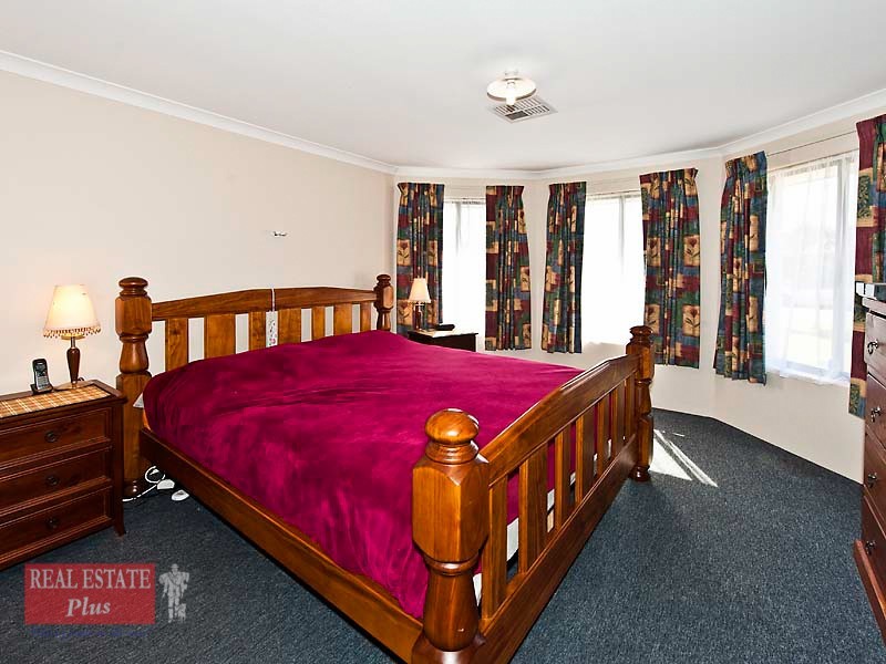 9 Oldham Pass, High Wycombe WA 6057