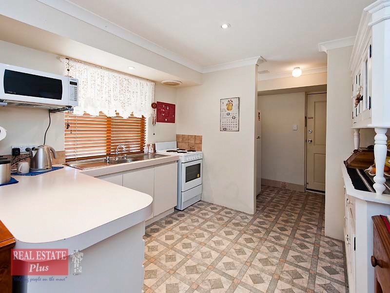 117 Blackadder Road, Swan View WA 6056