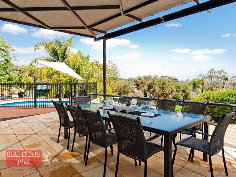 9 Stirling Close, Swan View WA 6056
