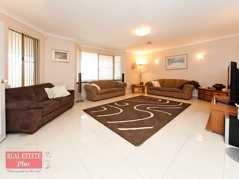9 Stirling Close, Swan View WA 6056