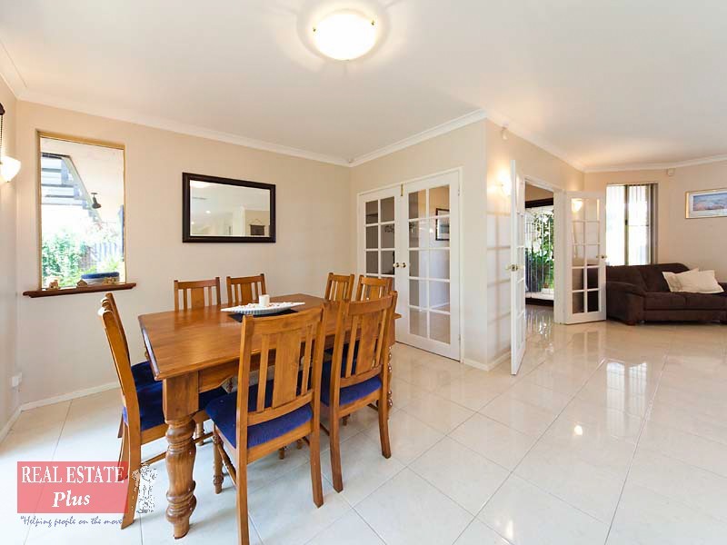 9 Stirling Close, Swan View WA 6056