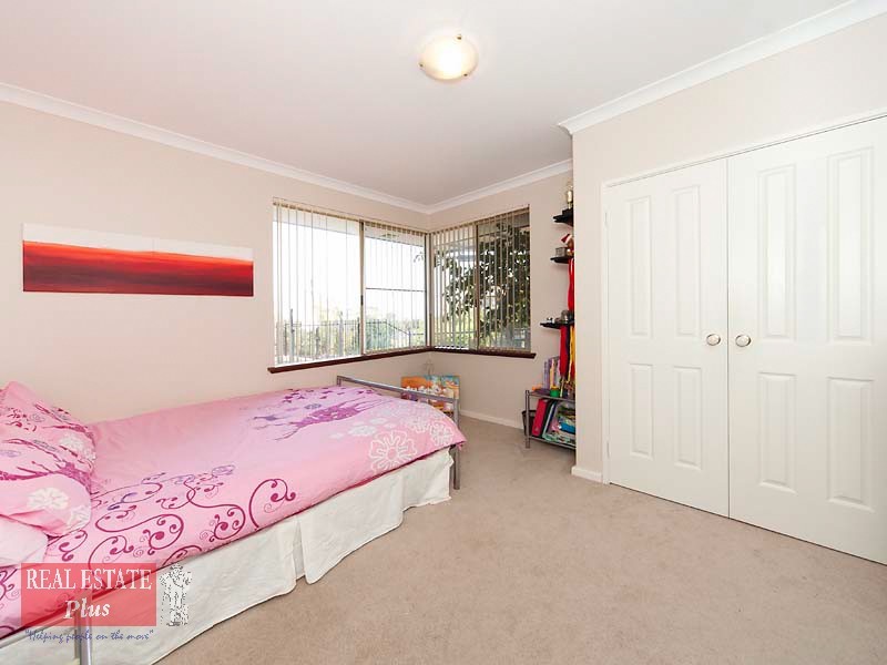 9 Stirling Close, Swan View WA 6056
