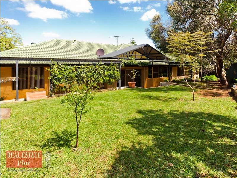 9 Stirling Close, Swan View WA 6056
