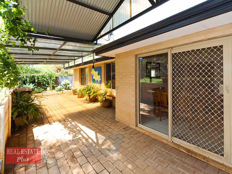 9 Stirling Close, Swan View WA 6056