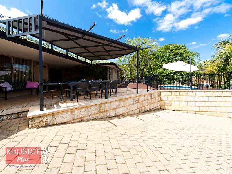 9 Stirling Close, Swan View WA 6056