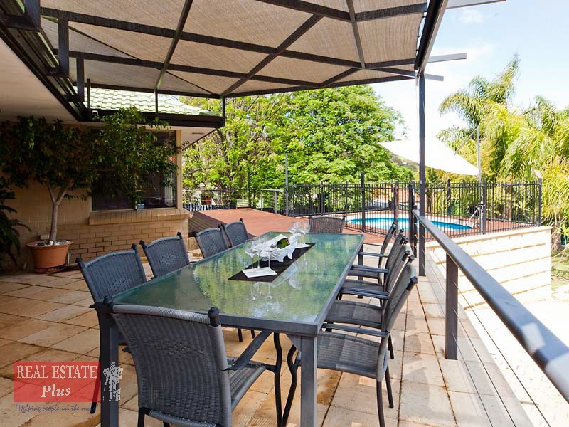 9 Stirling Close, Swan View WA 6056