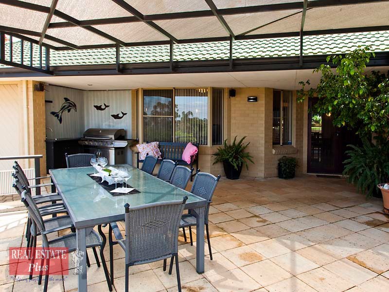 9 Stirling Close, Swan View WA 6056