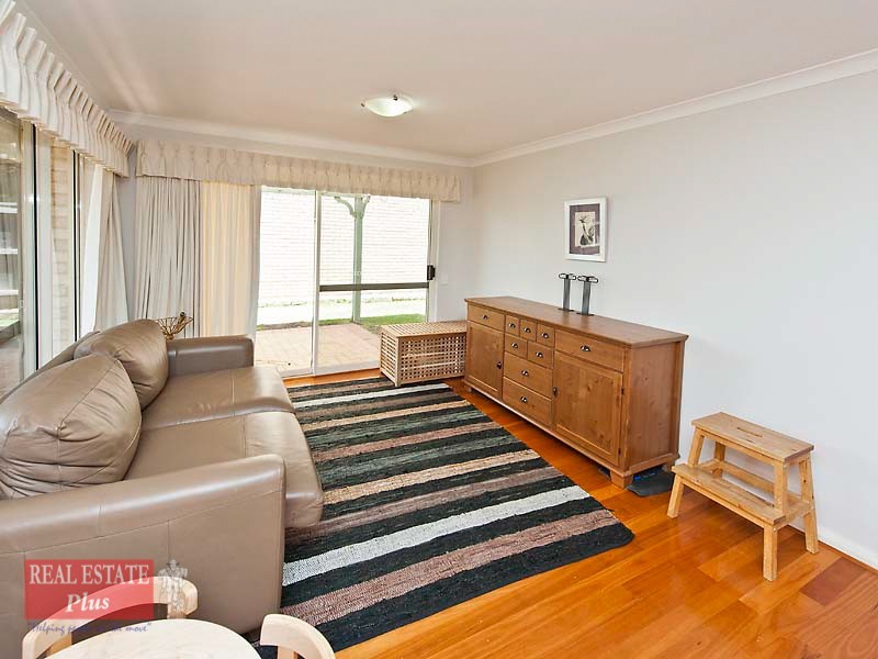 5 Lakefront Circle, The Vines WA 6069