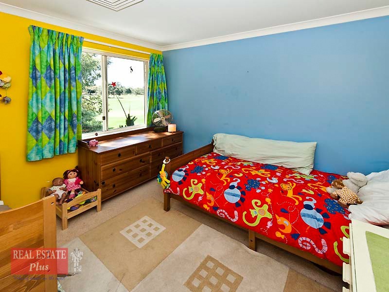 5 Lakefront Circle, The Vines WA 6069