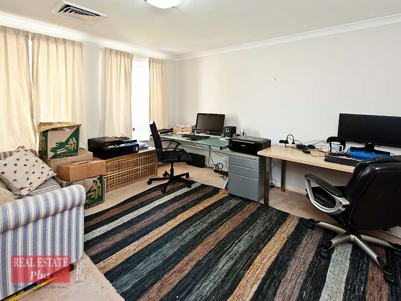 5 Lakefront Circle, The Vines WA 6069