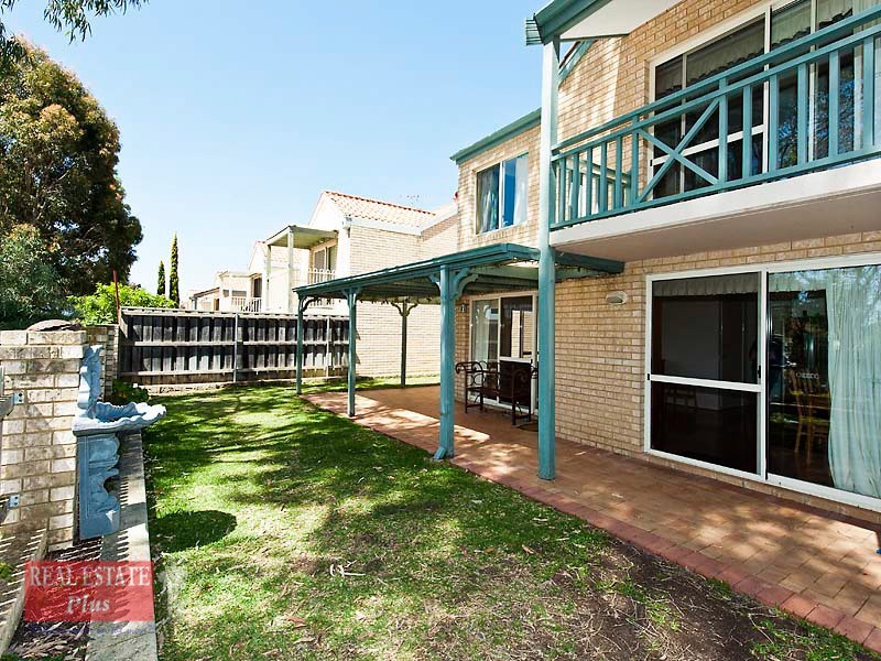 5 Lakefront Circle, The Vines WA 6069